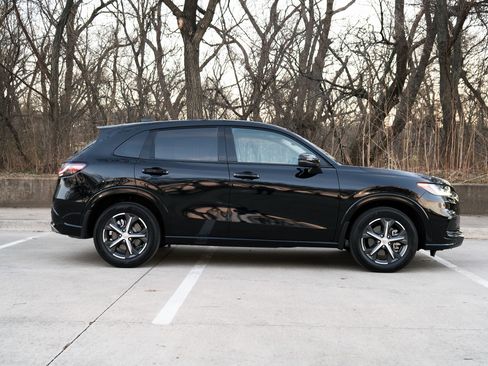 Certified 2025 Honda HR-V EX-L image 10