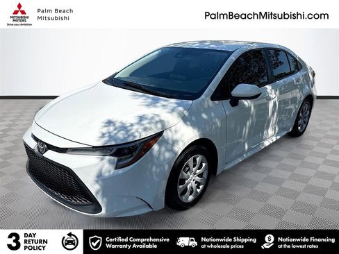 Used 2022 Toyota Corolla LE image 1