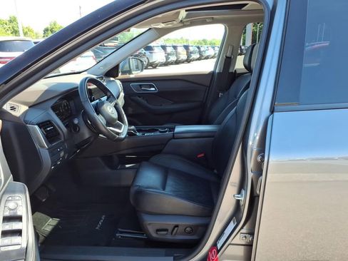 Certified 2023 Nissan Rogue Platinum w/ Platinum Premium Package AWD/4WD image 4