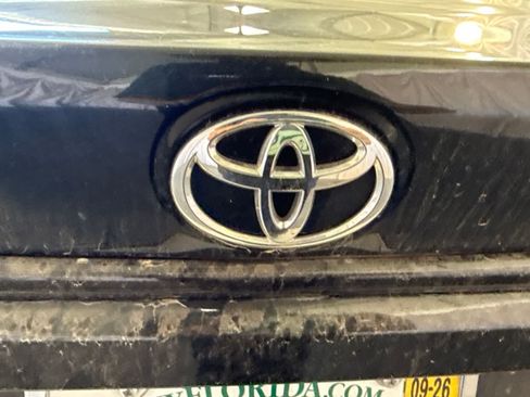 Used 2022 Toyota Corolla LE FWD image 13