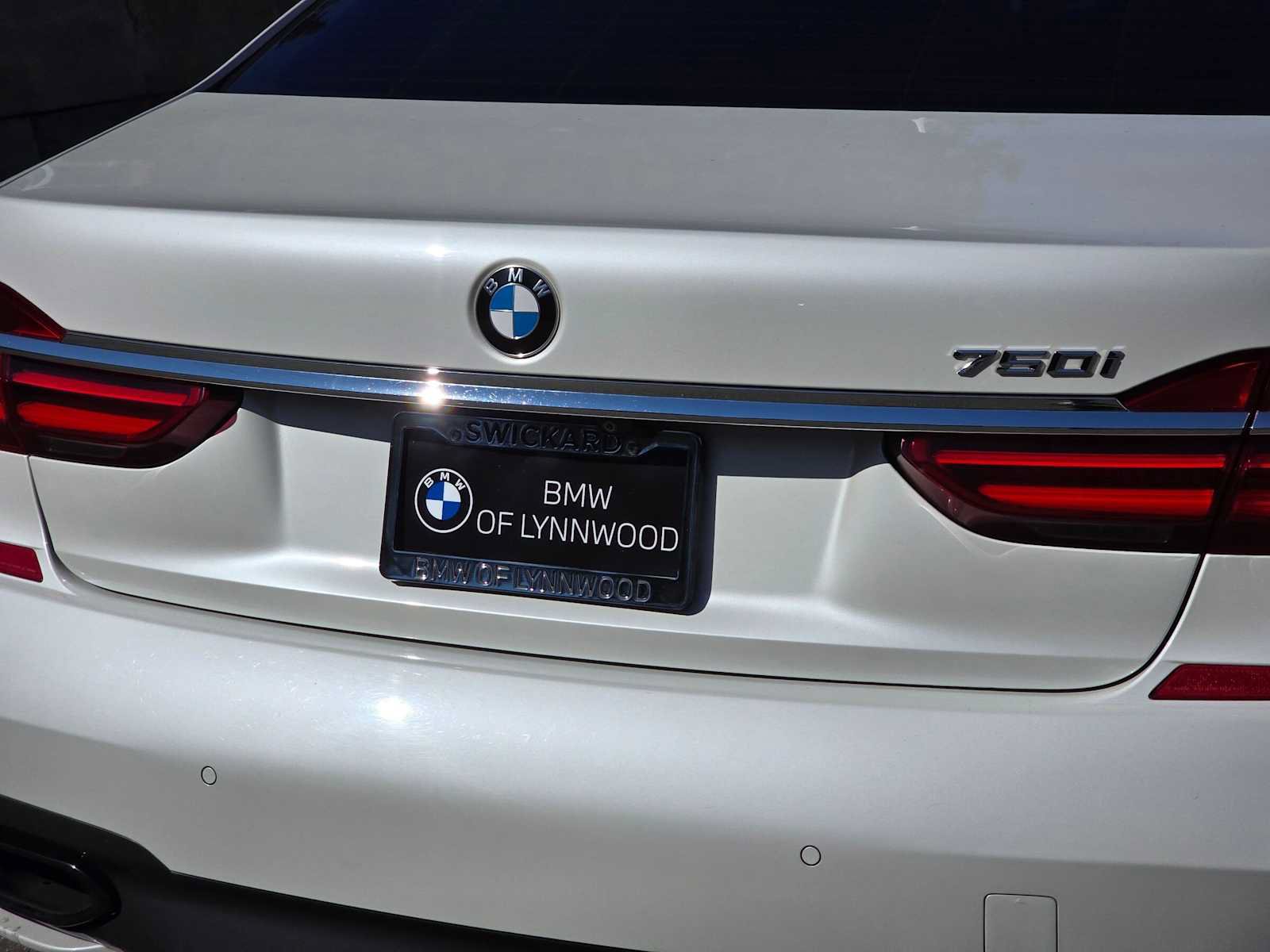 Used 2018 BMW 750i RWD image 13
