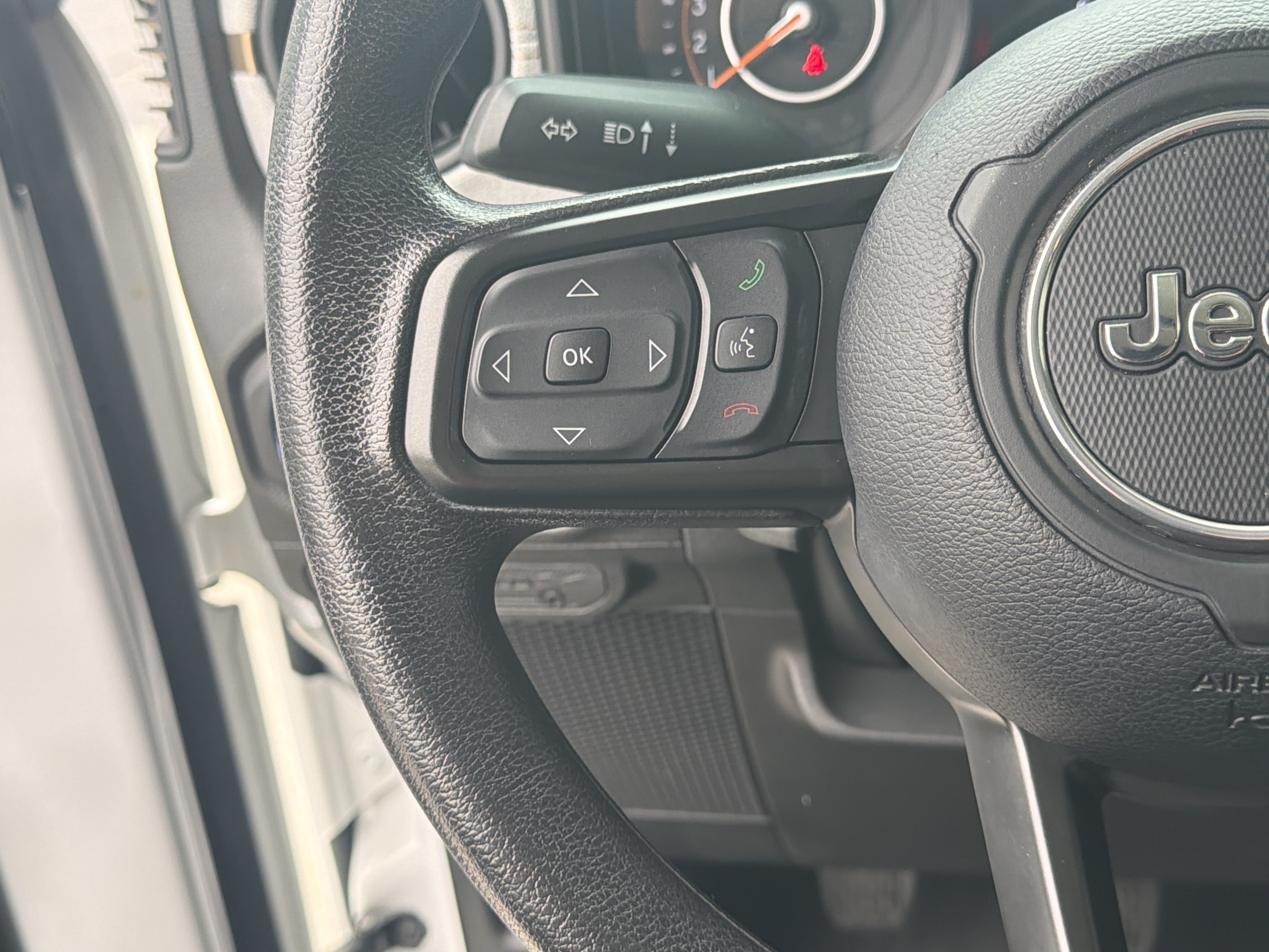 Used 2024 Jeep Wrangler Sport AWD/4WD image 18