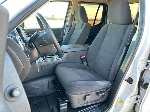 Used 2010 Ford Explorer Sport Trac XLT image 11