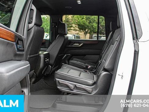 Used 2025 GMC Yukon XL Denali AWD/4WD image 18