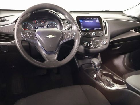 Used 2025 Chevrolet Malibu LS image 2