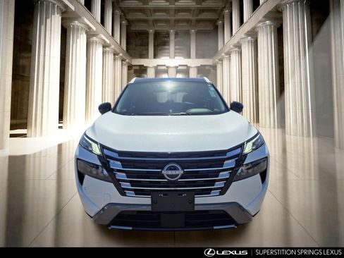 Used 2025 Nissan Rogue SL AWD/4WD image 9
