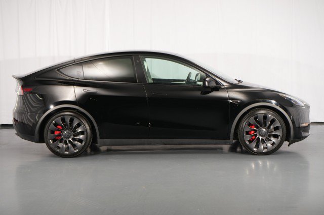 Used 2023 Tesla Model Y Performance AWD/4WD image 9