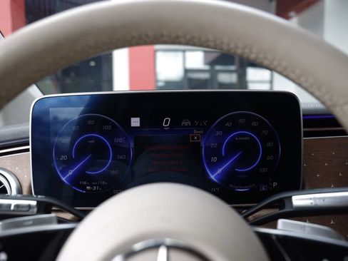 Used 2023 Mercedes-Benz EQS 450+ SUV image 13