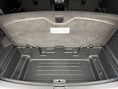 Used 2024 Chevrolet Traverse Z71 AWD/4WD image 25