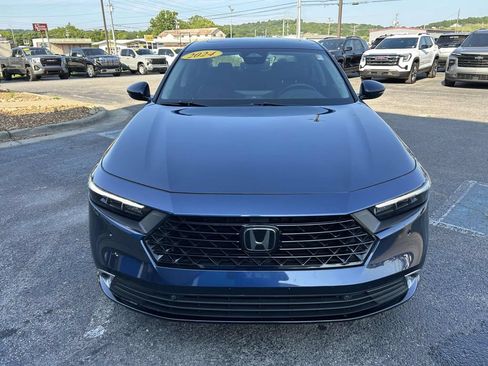 Used 2024 Honda Accord Touring image 9