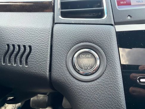 Used 2019 Ford Taurus Limited FWD image 24