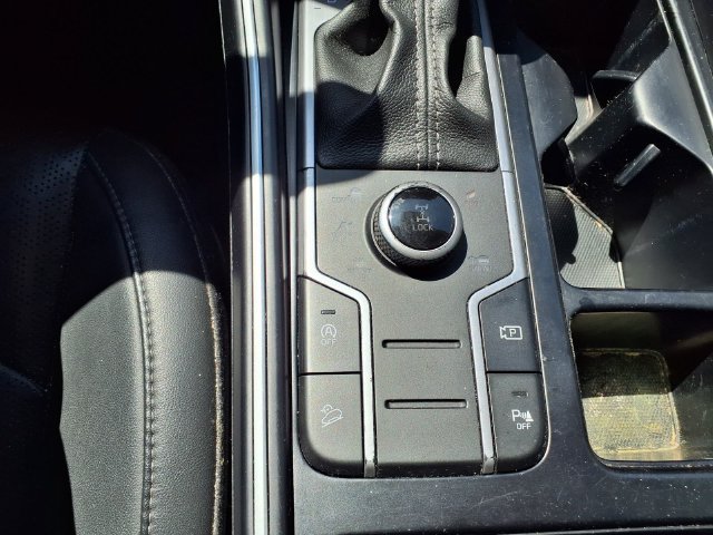 Used 2022 Kia Sorento S w/ Panoramic Sunroof Package AWD/4WD image 16