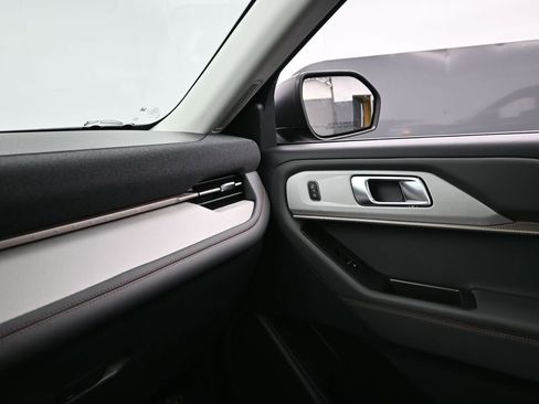 New 2025 Ford Explorer Active w/ Active Comfort Package image 19