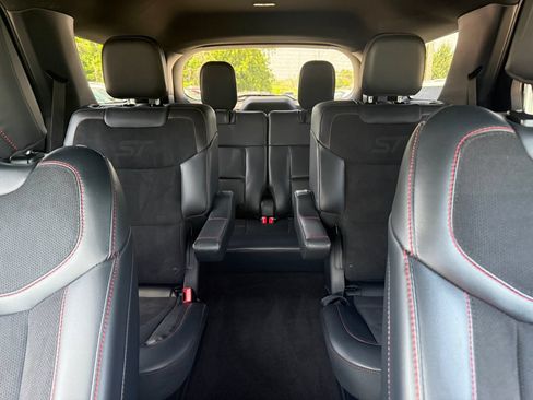 Used 2025 Ford Explorer ST AWD/4WD image 23