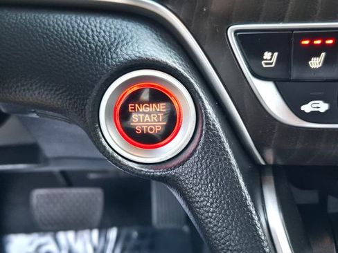 Used 2019 Honda Accord Touring image 18