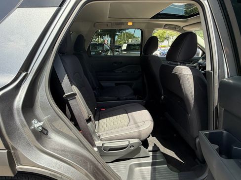 Certified 2025 Nissan Pathfinder SV w/ SV Premium Package FWD image 17