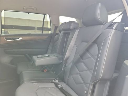 Used 2024 Volkswagen Atlas SE FWD image 25