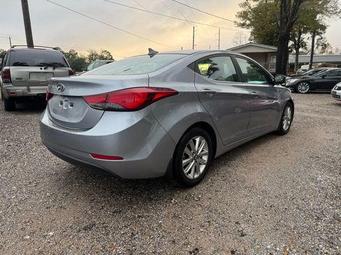 Used 2015 Hyundai Elantra SE w/ Option Group 03 image 7