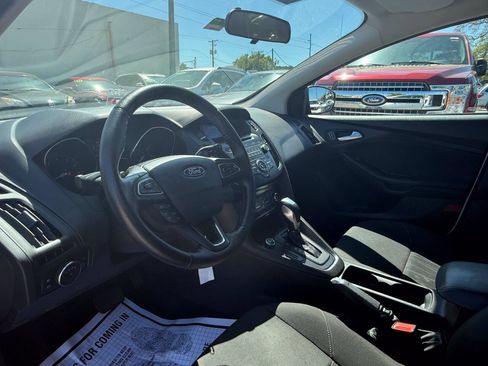 Used 2015 Ford Focus SE w/ SE Sport Package FWD image 11