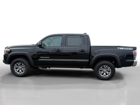 Used 2023 Toyota Tacoma TRD Off-Road image 2