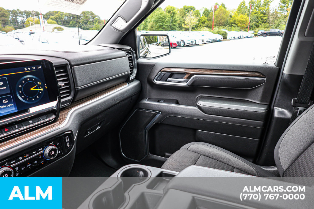 Used 2025 Chevrolet Silverado 1500 LT AWD/4WD image 41