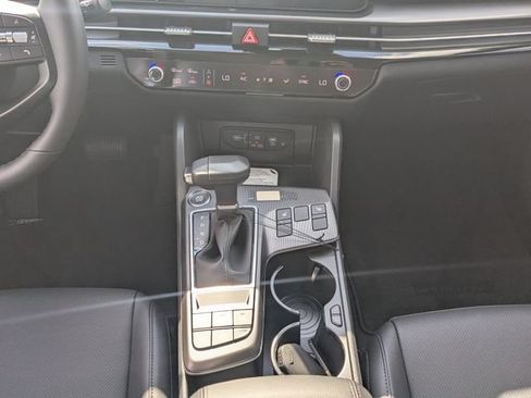 New 2026 Kia Sportage EX FWD image 18