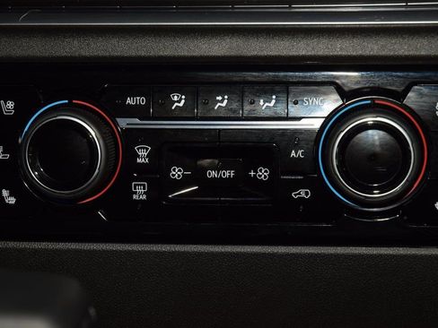 Used 2025 Chevrolet Silverado 1500 High Country w/ Midnight Edition AWD/4WD image 31