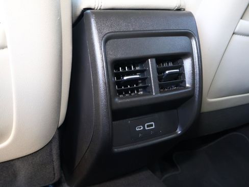 Used 2023 Cadillac XT4 Luxury image 17