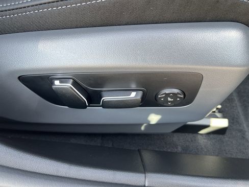 Used 2025 BMW i5 M60 w/ Premium Package image 38