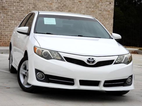 Used 2012 Toyota Camry SE image 13