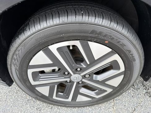 Used 2023 Hyundai Kona Limited FWD image 11