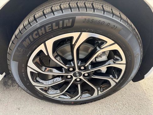 New 2026 Lincoln Nautilus Reserve image 9