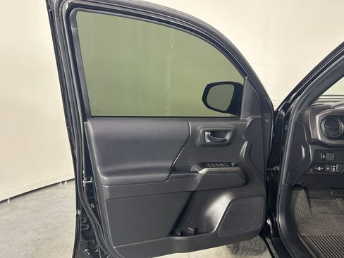 Used 2023 Toyota Tacoma TRD Sport AWD/4WD image 14