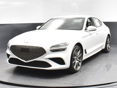 Used 2025 Genesis G70 2.5T image 11