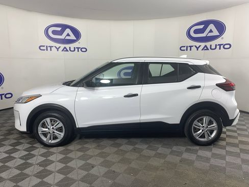 Used 2022 Nissan Kicks S image 6