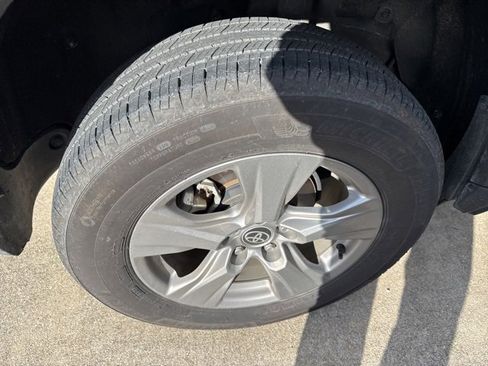 Used 2024 Toyota RAV4 XLE image 9