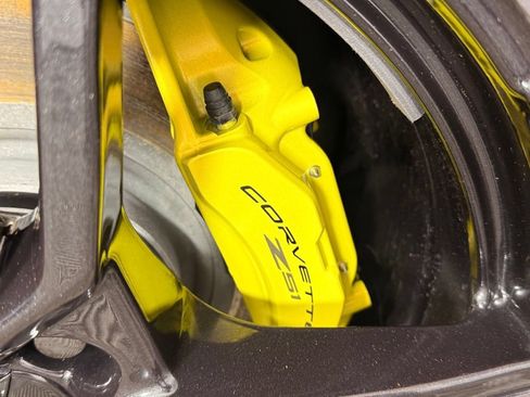 Used 2022 Chevrolet Corvette Stingray Preferred Cpe w/ Z51 Performance Package RWD image 27