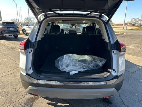 Certified 2023 Nissan Rogue SV w/ SV Premium Package image 16