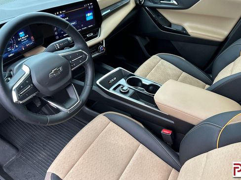 Used 2025 Chevrolet Equinox ACTIV w/ Convenience Package III image 10