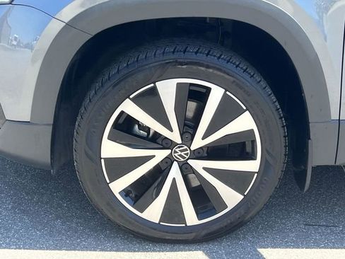 Used 2022 Volkswagen Taos SE FWD image 40