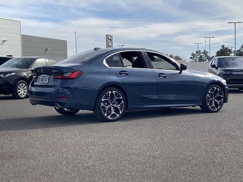 Used 2025 BMW 330i xDrive Sedan w/ Premium Package AWD/4WD image 5