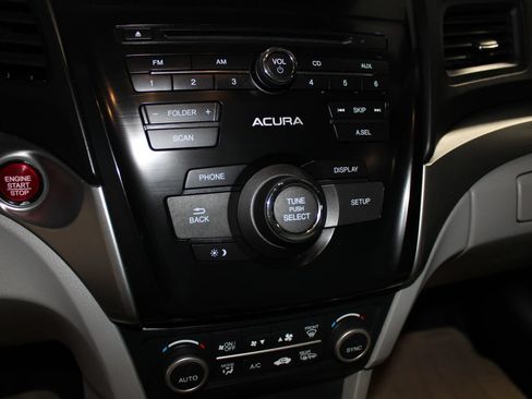 Used 2017 Acura ILX FWD image 16
