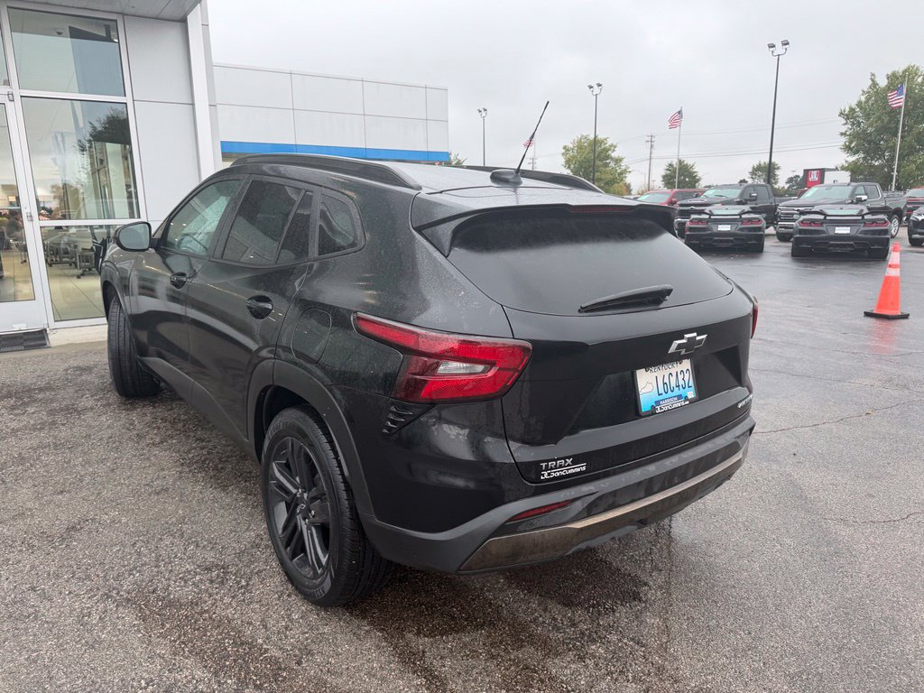 Used 2025 Chevrolet Trax ACTIV w/ Driver Confidence Package FWD image 4