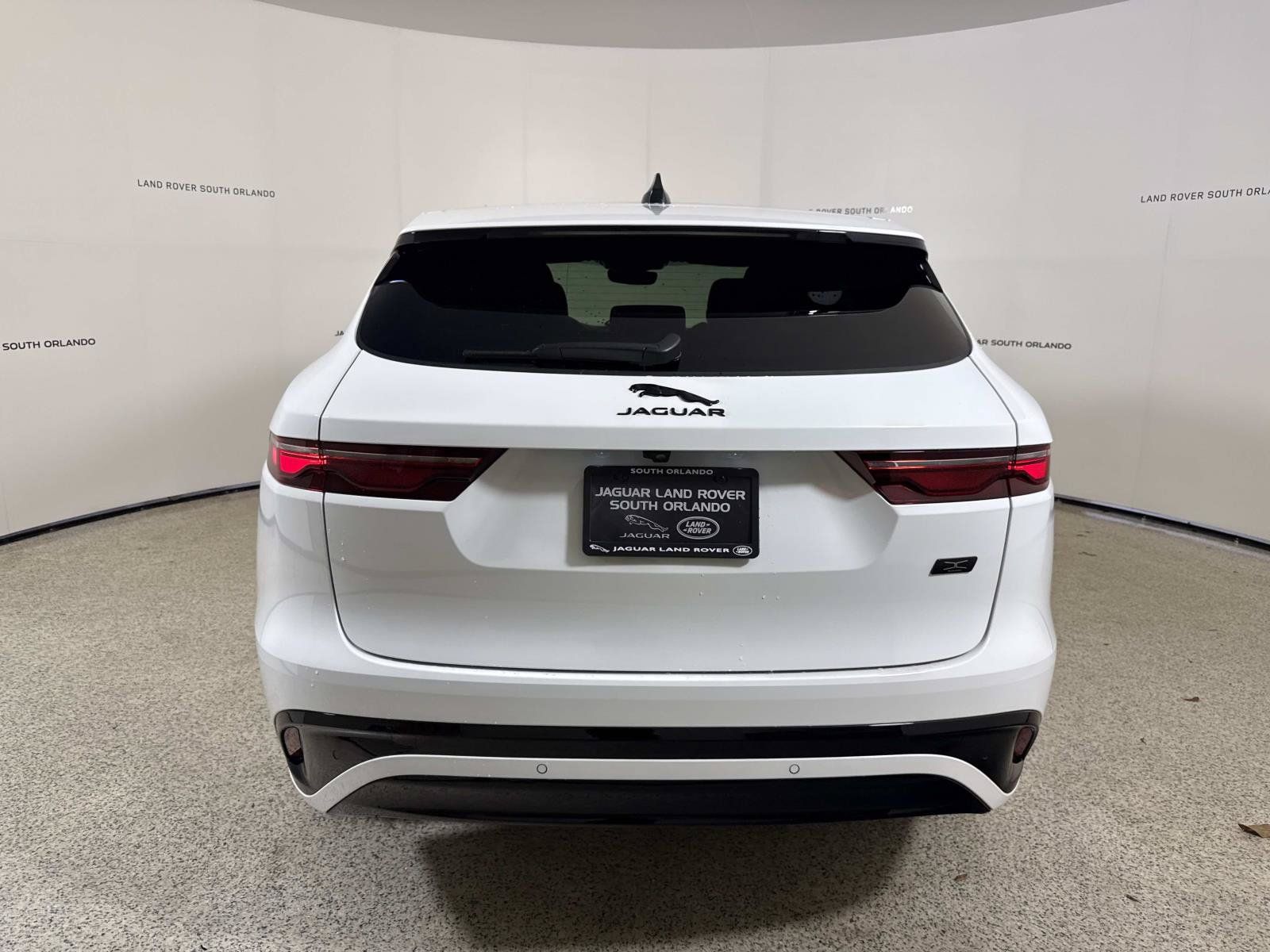 Certified 2026 Jaguar F-PACE R-Dynamic S AWD/4WD image 4