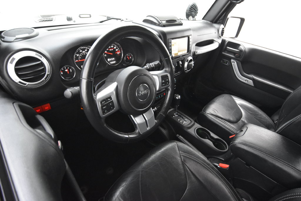 Used 2015 Jeep Wrangler Unlimited Rubicon AWD/4WD image 30