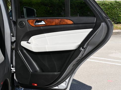 Used 2014 Mercedes-Benz ML 350 4MATIC image 8