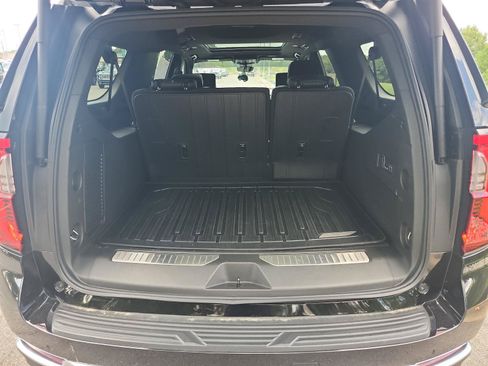 Certified 2025 GMC Yukon XL Denali w/ Denali Reserve Package AWD/4WD image 11