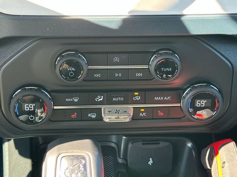 New 2026 Ford Bronco Heritage Edition image 16