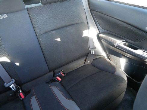 Used 2017 Subaru Crosstrek 2.0i Premium image 17