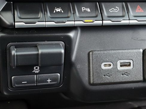 Used 2022 Chevrolet Silverado 1500 High Country w/ Technology Package AWD/4WD image 48